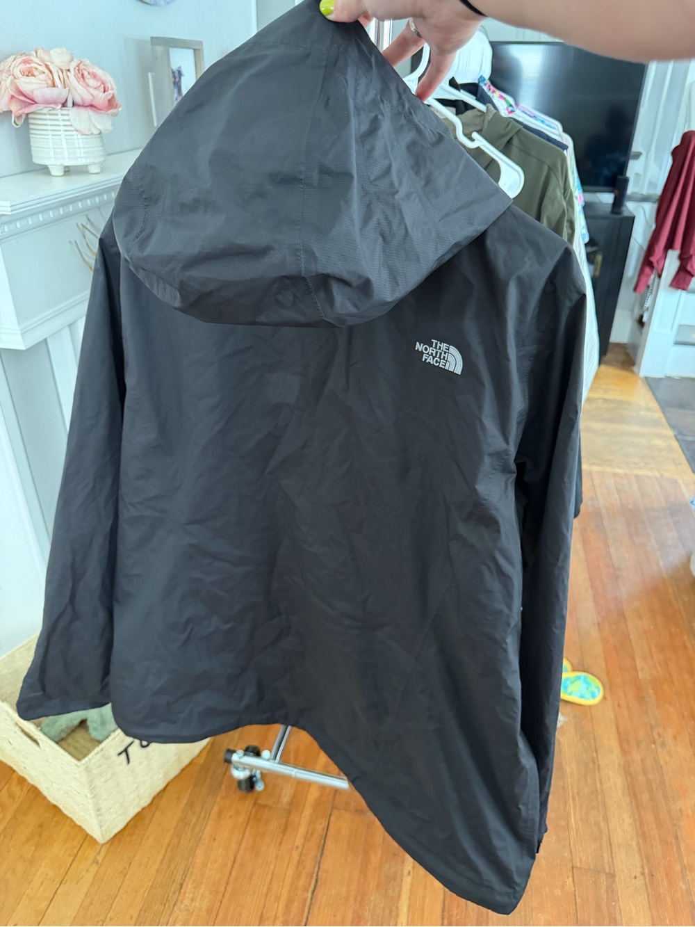 The North Face Black Women's Hooded Shell Jacket - Picture 3 of 3